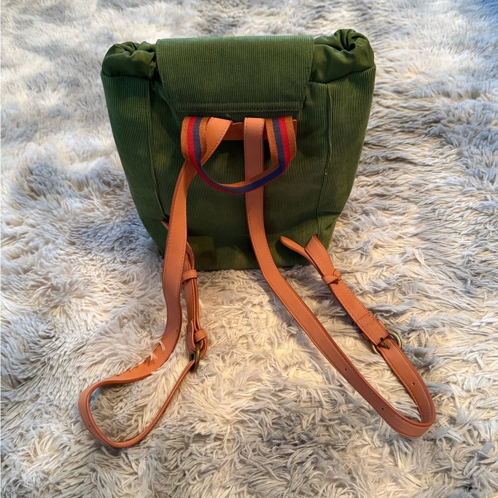 Universal Thread Olive Backpack With Beige Details - image 7